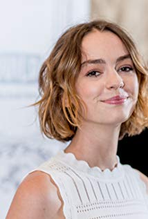 How tall is Brigette Lundy-Paine?